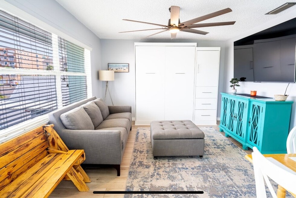 10 164th Ave, Redington Beach, FL 33708 - photo 1