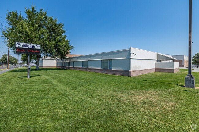 Carmichael Middle School offers a great learning environment for its students.