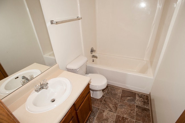 Centennial Place Apartments, Altoona, IA 50009 - photo 6
