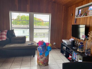 7530 SW 35th St, Miami, FL 33155