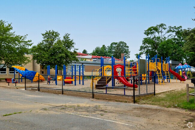Vienna Elementary School has a large playground for kids living in Vienna.
