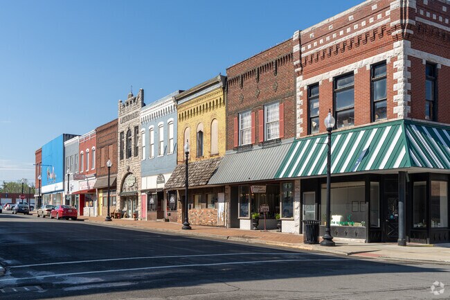 Monroe Street in downtown Mexico is the go to stop for local shopping and dining.