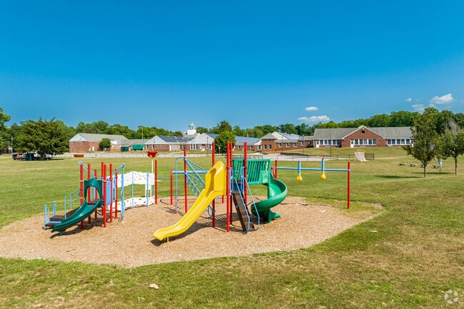 Setauket Elementary School in Old Field has a student to teacher ratio of 11 to 1.