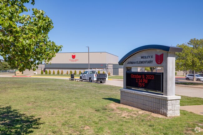 Jarman elementary serves kids elementary age in Tulsa OK.