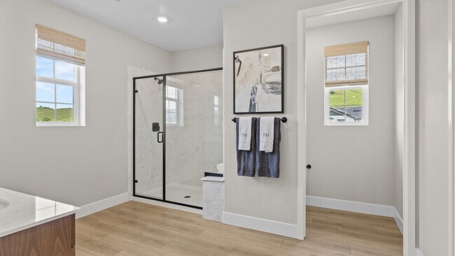 185 Golden Gate Ln, Vacaville, CA 95687 - photo 7