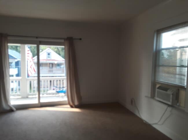 715 E 4th St unit 2nd flr, Erie, PA 16507 - photo 6
