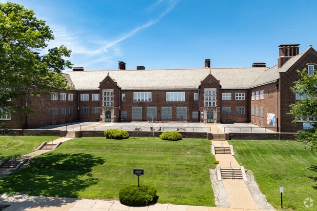 Ashland Elementary prioritizes learning and collaboration.