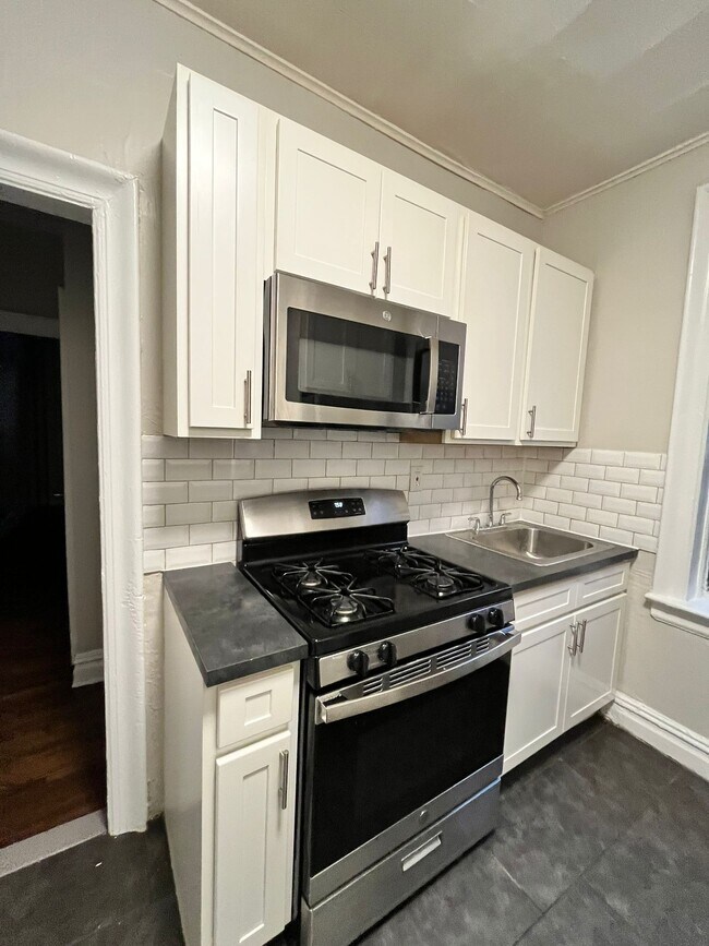 90 Fairview Ave, Jersey City, NJ 07304