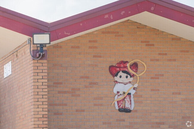 James L Wright Elementary School offer a variety of programs that challenge children.