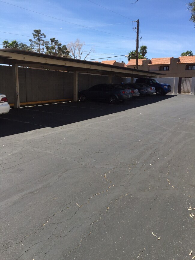 5203 Caliente St unit 51, Las Vegas, NV 89119 - photo 3