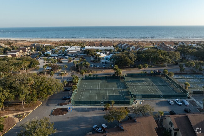 Fripp Island features many amenities throughout the neighborhood.