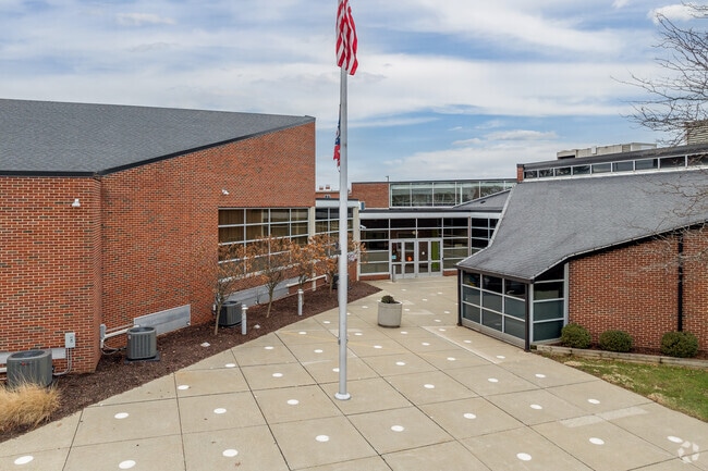 Goldwood Primary School has received an overall grade of A from Niche.