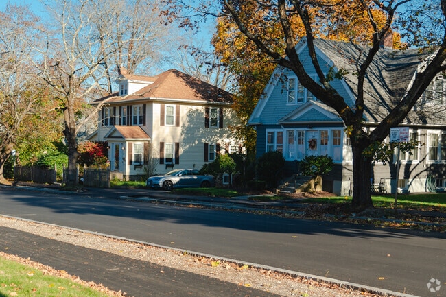Homes with distinct styles such as ones with gambrel roofs also are found in Tatnuck.