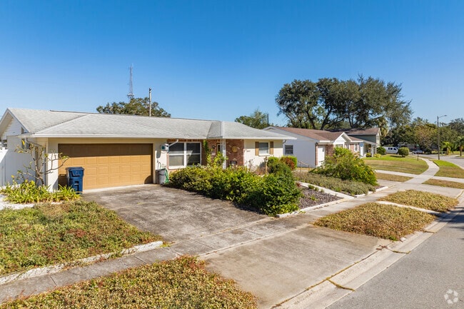 Ranch style homes are very prevalent in Riverbend.