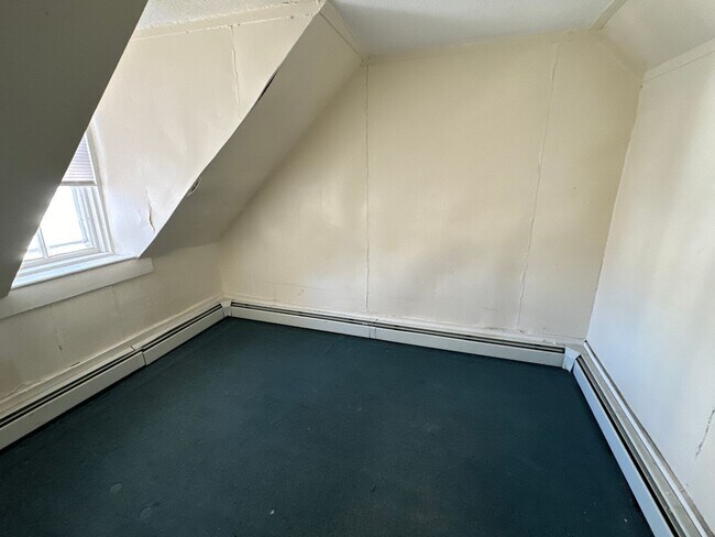 190 Main St, Claremont, NH 03743 - photo 3