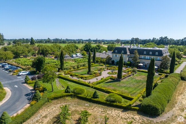 The Kendall-Jackson Wine Center near Santa Rosa offers tastings of the legendary brand.