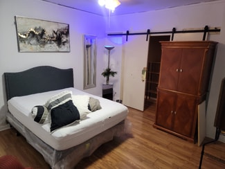 7330 S Yates Blvd, Chicago, IL 60649