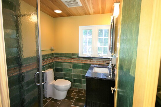 69 S Shannon Ave unit Studio, Athens, OH 45701 - photo 5