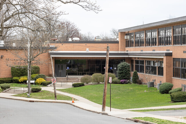 17% of students at Benjamin Franklin Middle School in Teaneck, NJ are proficient in math.