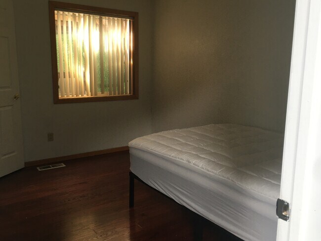 3601 SE 74th Ave, Portland, OR 97206 - photo 5