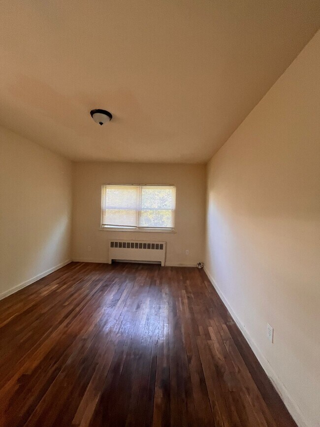 97 Wilkinson Ave unit 1F, Jersey City, NJ 07305 - photo 5