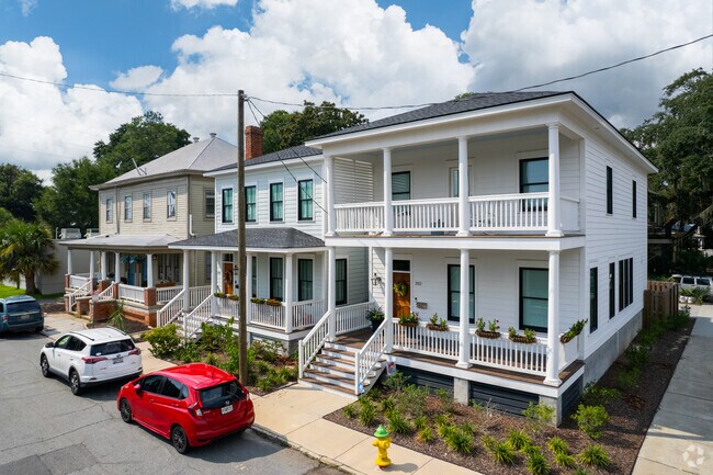 Some homeowners have renovated their homes in Metropolitan.