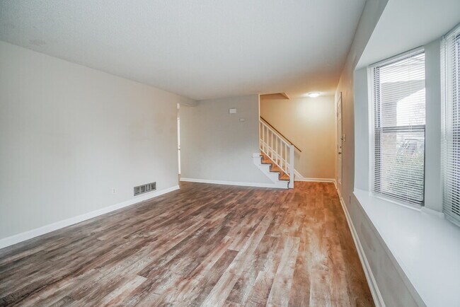 2672 Lynnmore Dr, Columbus, OH 43235 - photo 5