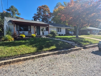 1218 Greenwood Dr, Danville, VA 24540