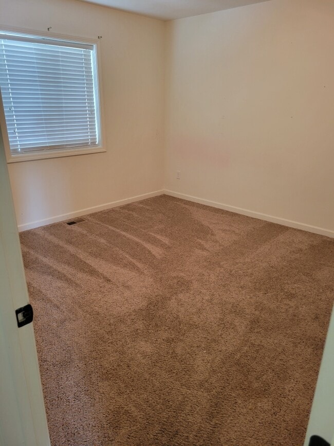 1849 Red Bertrand Ct, Sioux City, IA 51105 - photo 3