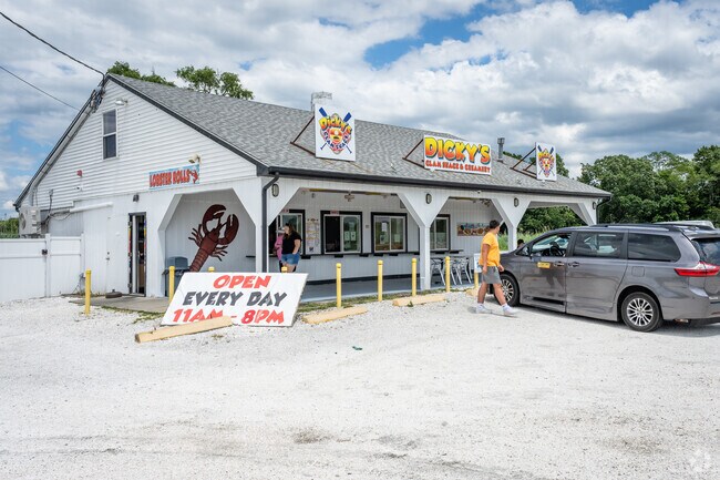 Experience coastal dining perfection at Dicky's Clam Shack, North Swansea, MA.
