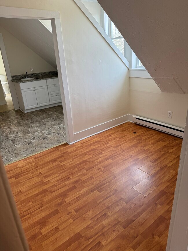18 Summer St unit 18C, Amesbury, MA 01913 - photo 5