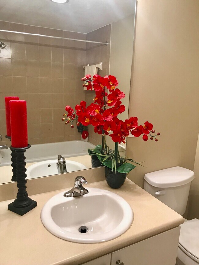 8342 Bernwood Cove Loop unit 807, Fort Myers, FL 33966 - photo 6