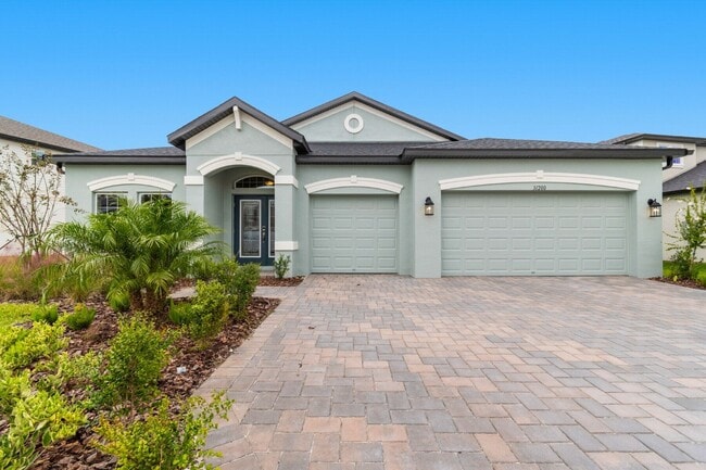 31200 Hayman Loop, Wesley Chapel, FL 33545 - photo 3