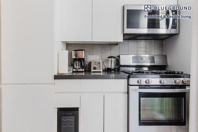 195 Stanton St unit FL4-ID1551, New York, NY 10002 - photo 3