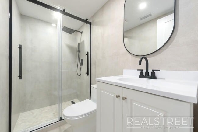 33 Pilling St, Brooklyn, NY 11207 - photo 4