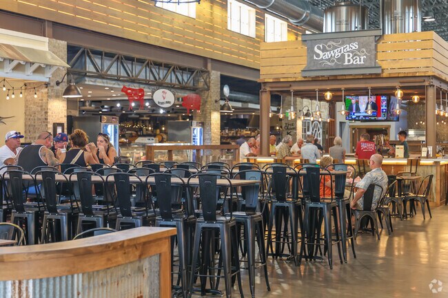 The Market at Sawgrass Grove has plenty of vendors for hungry Village of Fenney locals.