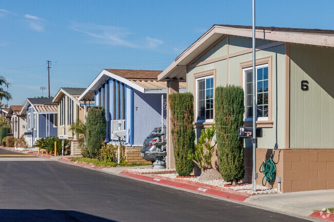 There are some manufactured home communities in Pico Rivera.