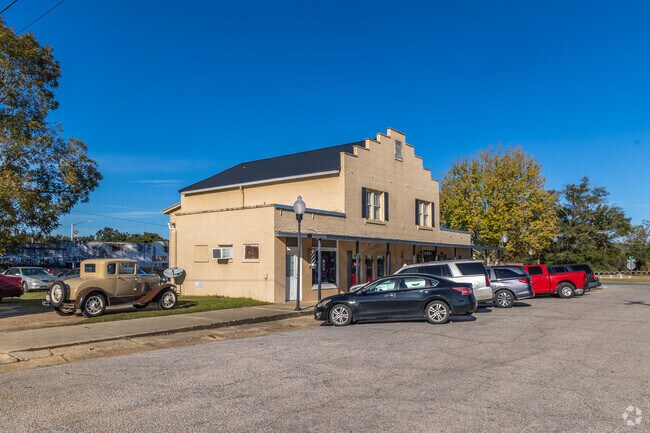 Ivey's restaurant has been a fine dining staple in Robertsdale for a couple decades.