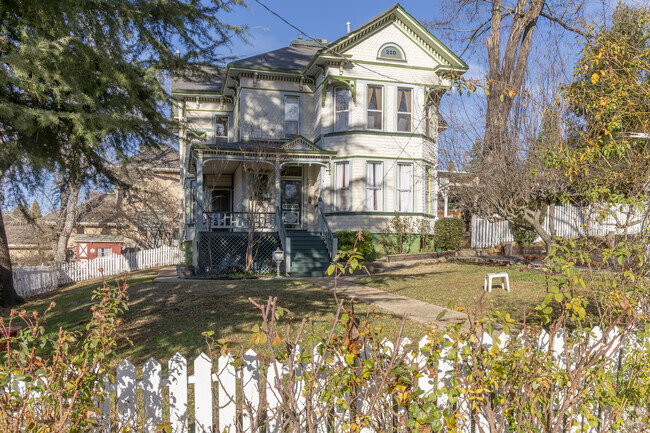 The victorian buildings in Grass Valley are sought after by many shopping the area.