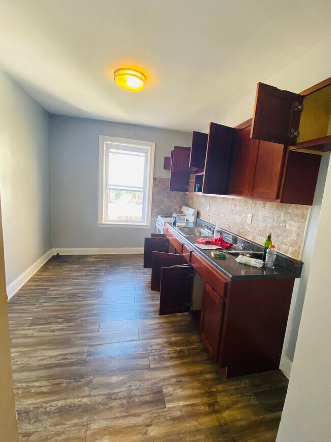 50 Anderson St unit C8, Hackensack, NJ 07601 - photo 6