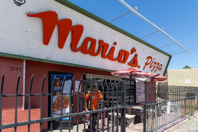 Serving pizza since 1979, Mario's Pizza in Keeling offers up delicious slices.