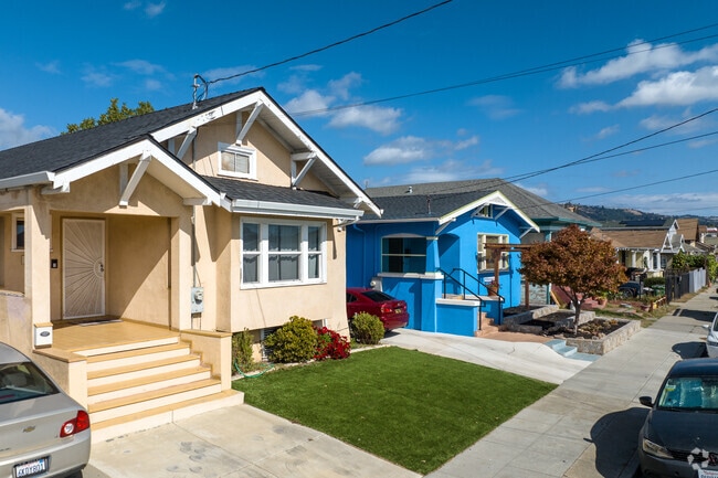 A row of Craftsman homes in the Wentworth Holland neighborhood in Oakland.