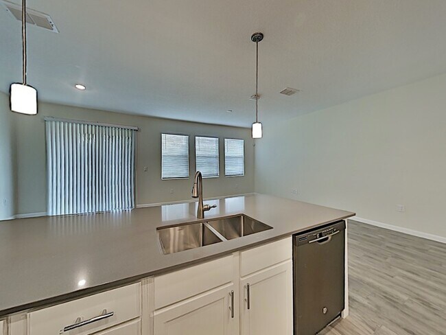 9372 Tecumseh Dr, Orlando, FL 32825 - photo 5