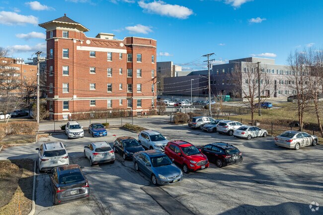 Parkside Dwellings, Cleveland, OH 44106 - photo 7