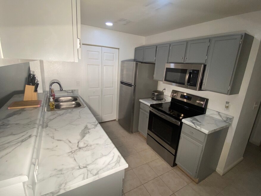 2195 Timberwood Cir N unit A, Tallahassee, FL 32304 - photo 1