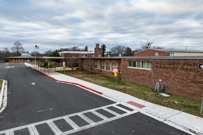There is a student to teacher ration of 11:1 at Halls Cross Roads Elementary School.
