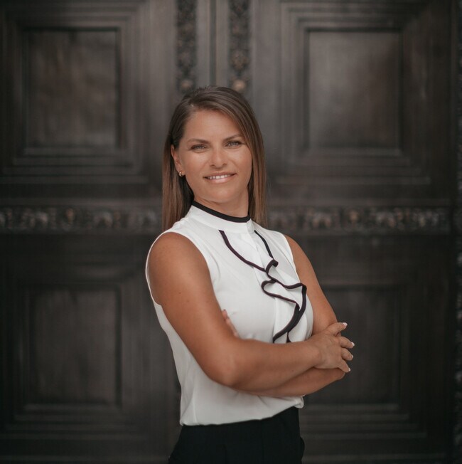 Agent Photo