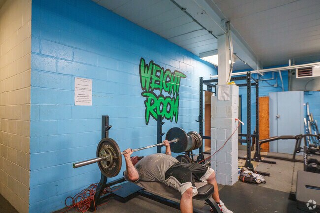 The Nelson Jordan Center has decent sized wiehgt room in East Wheeling.