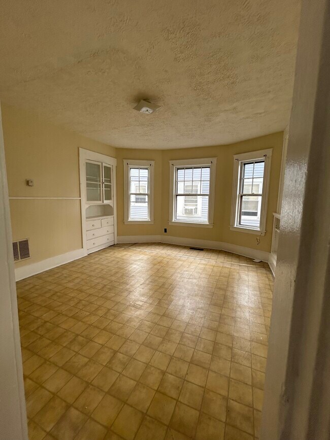 47 Juniper St unit 3, Lawrence, MA 01841 - photo 4