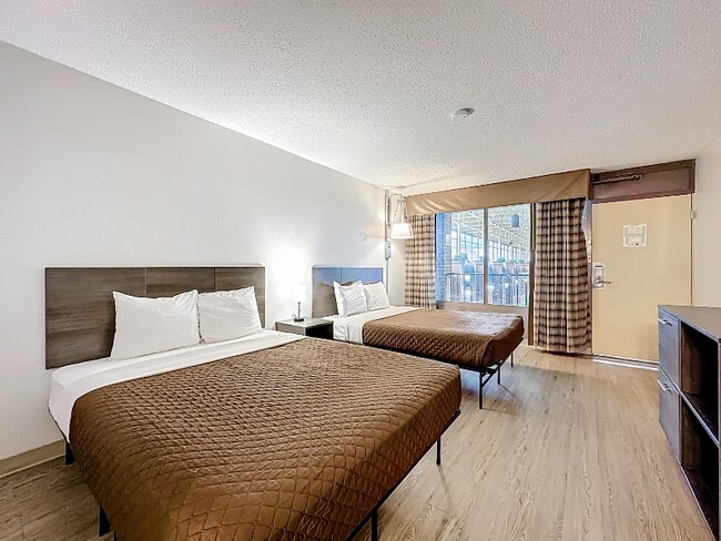 910 Suemac Rd unit King Room, Jacksonville, FL 32254 - photo 6